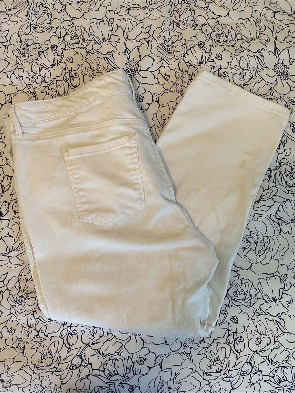 Jessica Simpson White Mid-Rise Straight Ankle Jeans